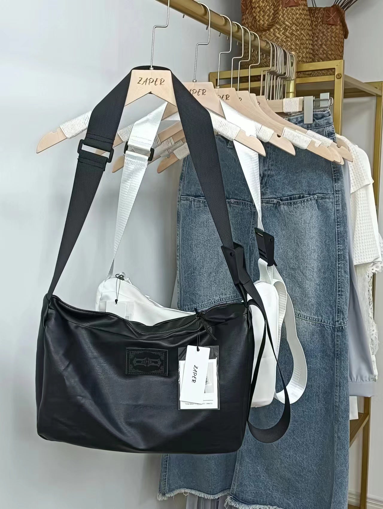 TTB80326-1-1E 大容量單肩包PU男女學生百搭斜背包通勤大包日系復古風郵差包大包