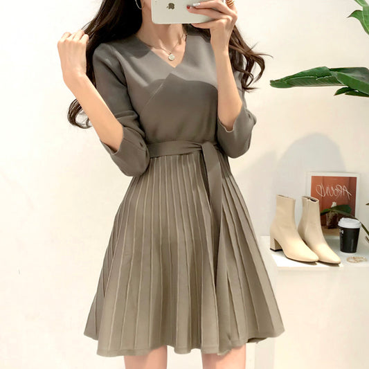 CGB8012-75B  秋裝V領收腰系帶中長款內搭毛衣裙(2色)