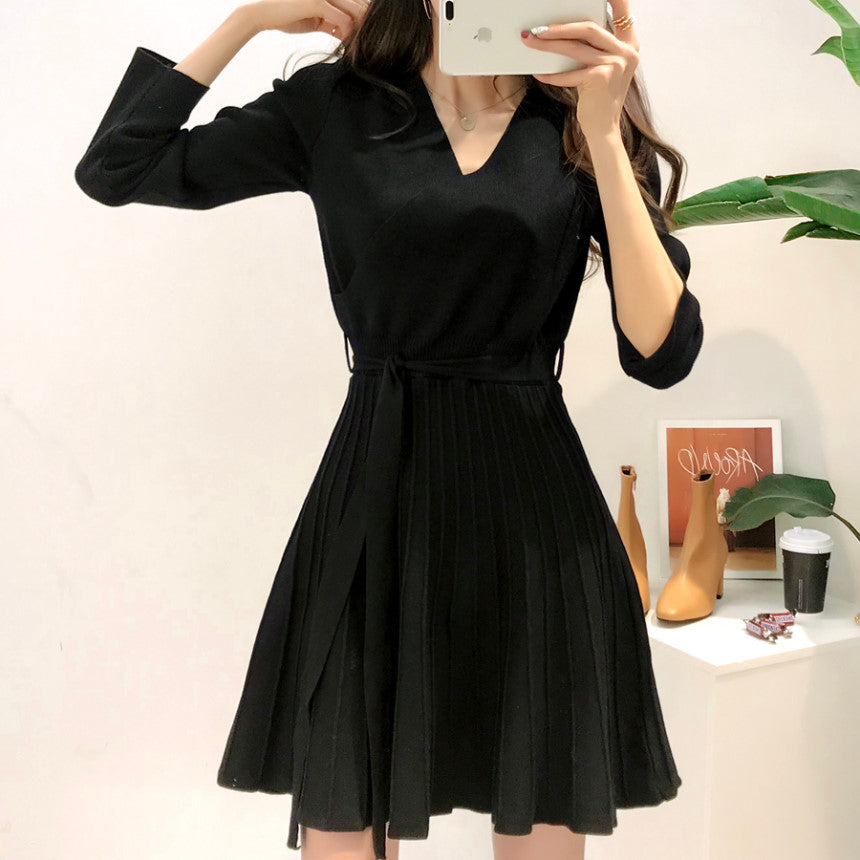 CGB8012-75B  秋裝V領收腰系帶中長款內搭毛衣裙(2色)