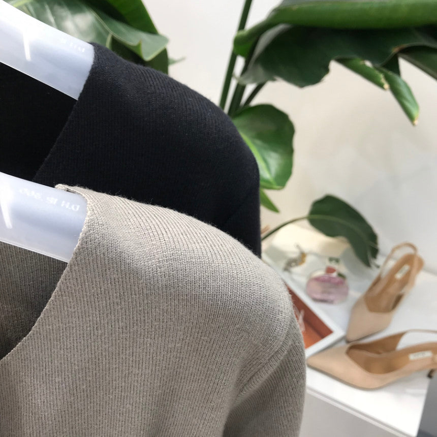 CGB8012-75B  秋裝V領收腰系帶中長款內搭毛衣裙(2色)