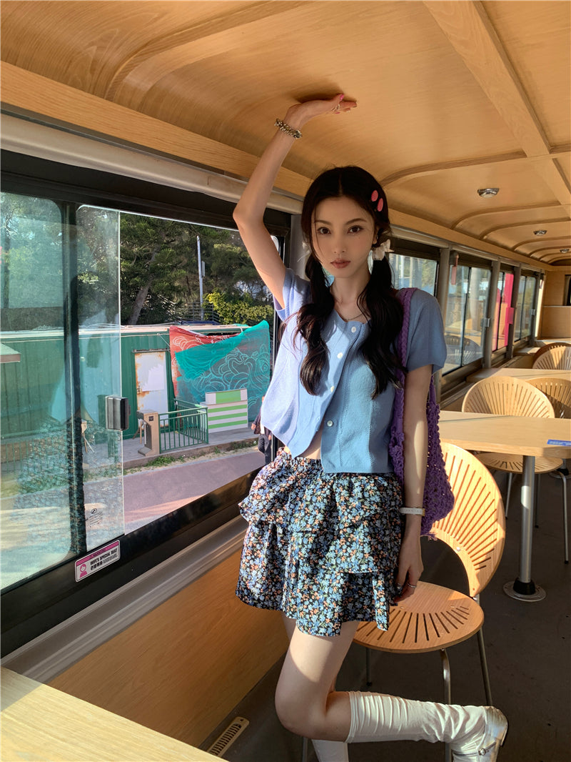 CGE5277-120B 百搭方領針織上衣+碎花小短裙套裝