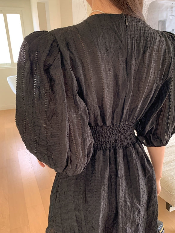 CGB7627-85B 夏季復古V領皺褶收腰顯瘦泡泡袖短裙連衣裙(2色)