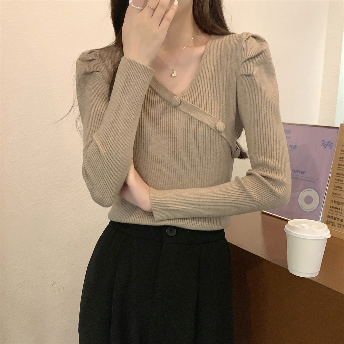 📺︎︎  CGD5000-56B 秋冬修身氣質V領泡泡袖針織毛衣(4色)