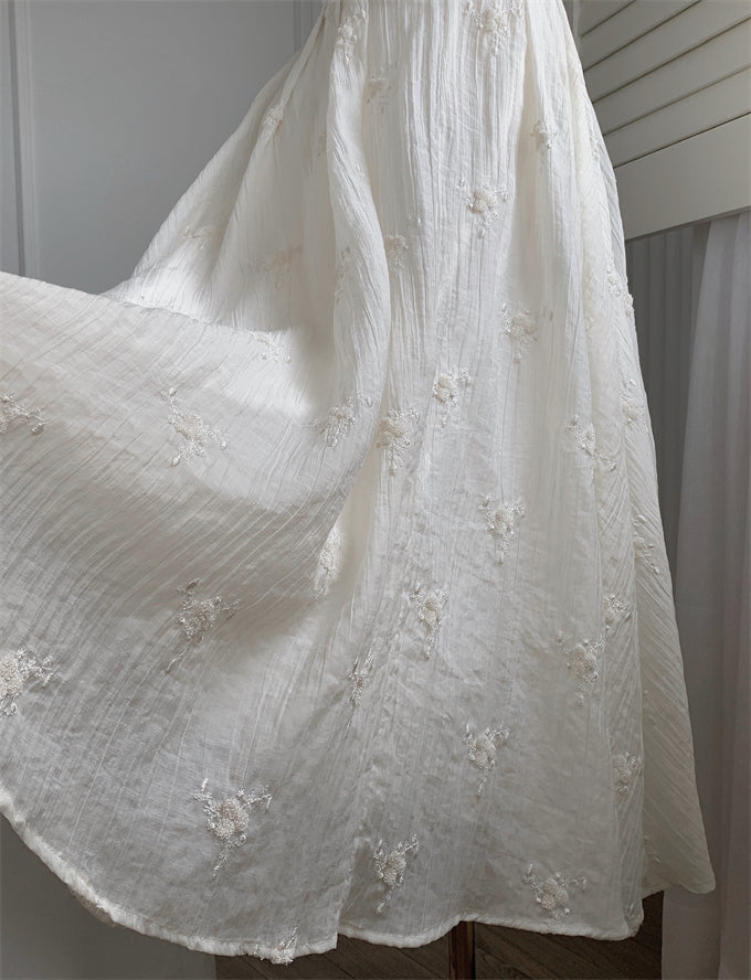 CGBXY 8153-137B 掛脖繡花褶皺收腰連衣裙