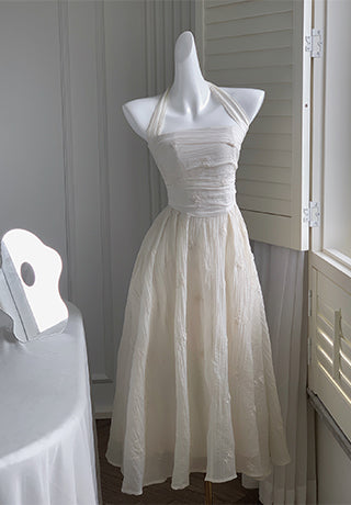 CGBXY 8153-137B 掛脖繡花褶皺收腰連衣裙