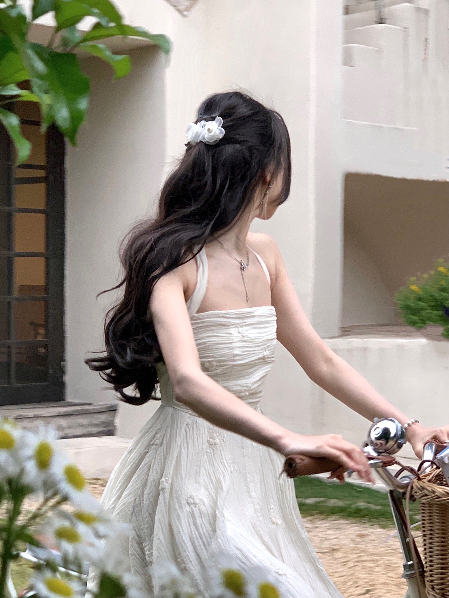 CGBXY 8153-137B 掛脖繡花褶皺收腰連衣裙