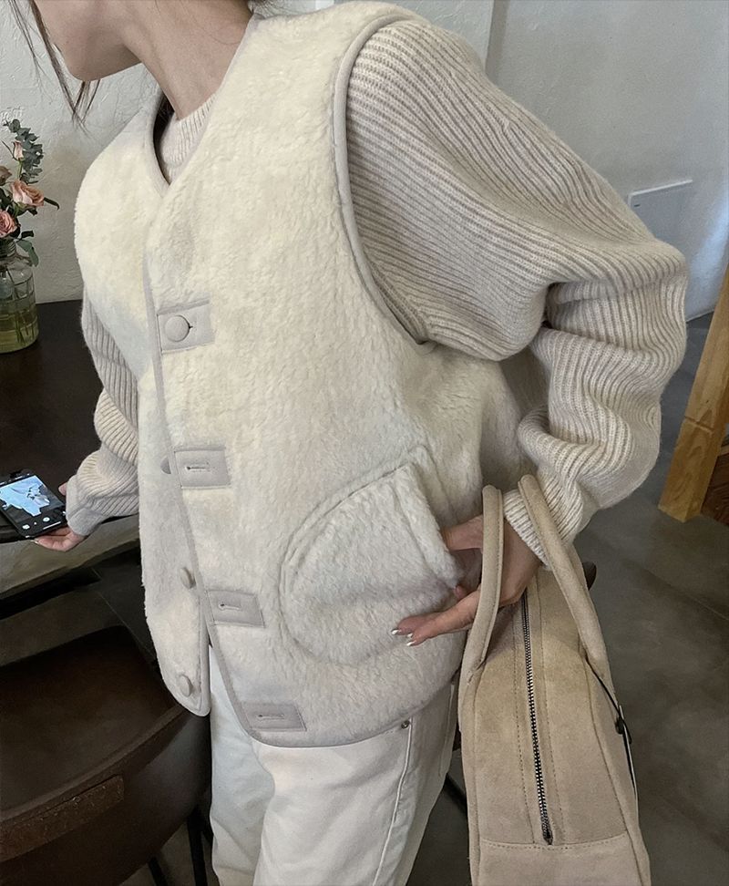 CGC13560-17B 百搭V領無袖皮毛一體雙面穿馬甲背心