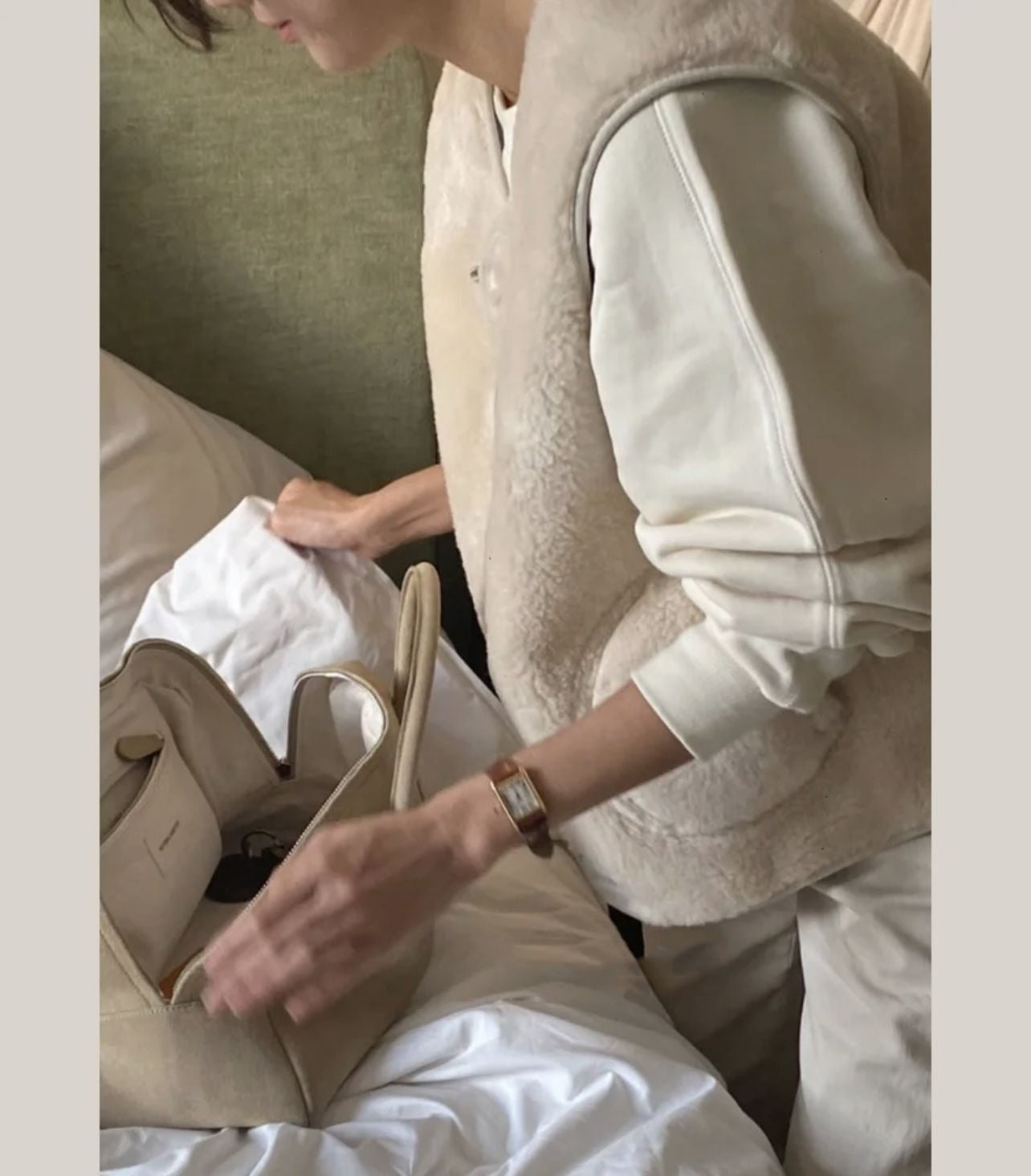 CGC13560-17B 百搭V領無袖皮毛一體雙面穿馬甲背心