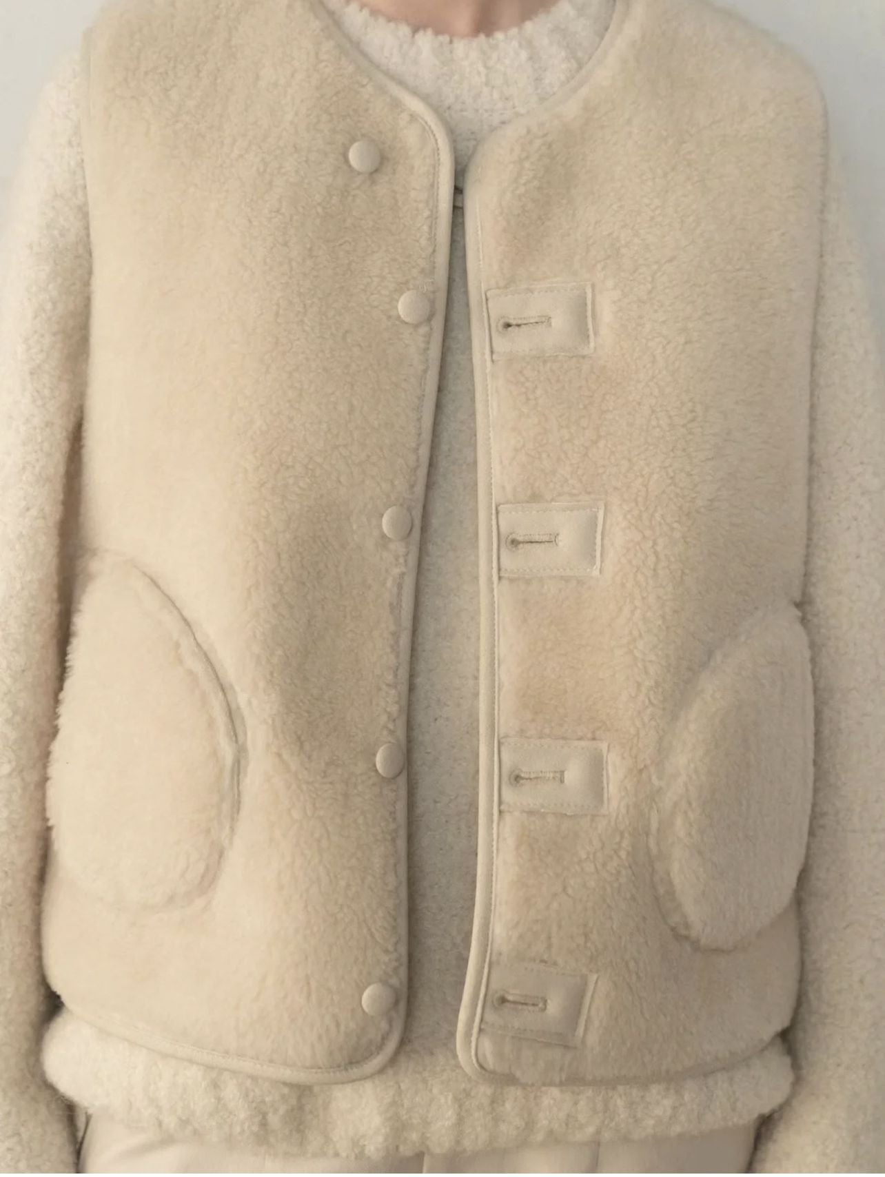 CGC13560-17B 百搭V領無袖皮毛一體雙面穿馬甲背心