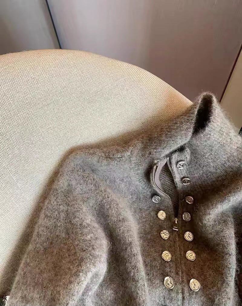 CGD61424-136B 慵懶風雙排扣立領拉鍊毛衣開衫