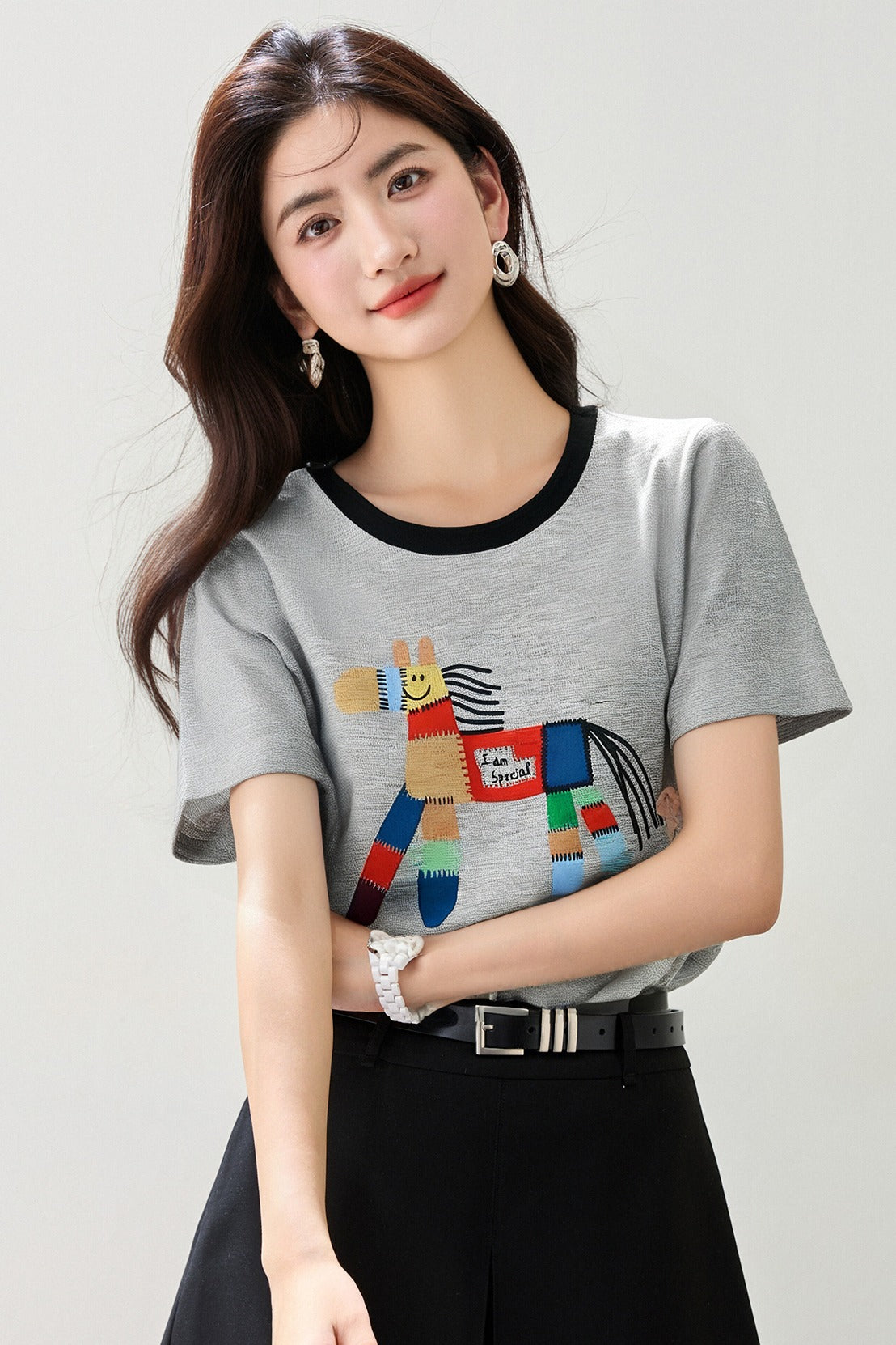 CGE4414-17B 卡通刺繡短袖針織衫夏季休閒圓領寬鬆上衣(2色)