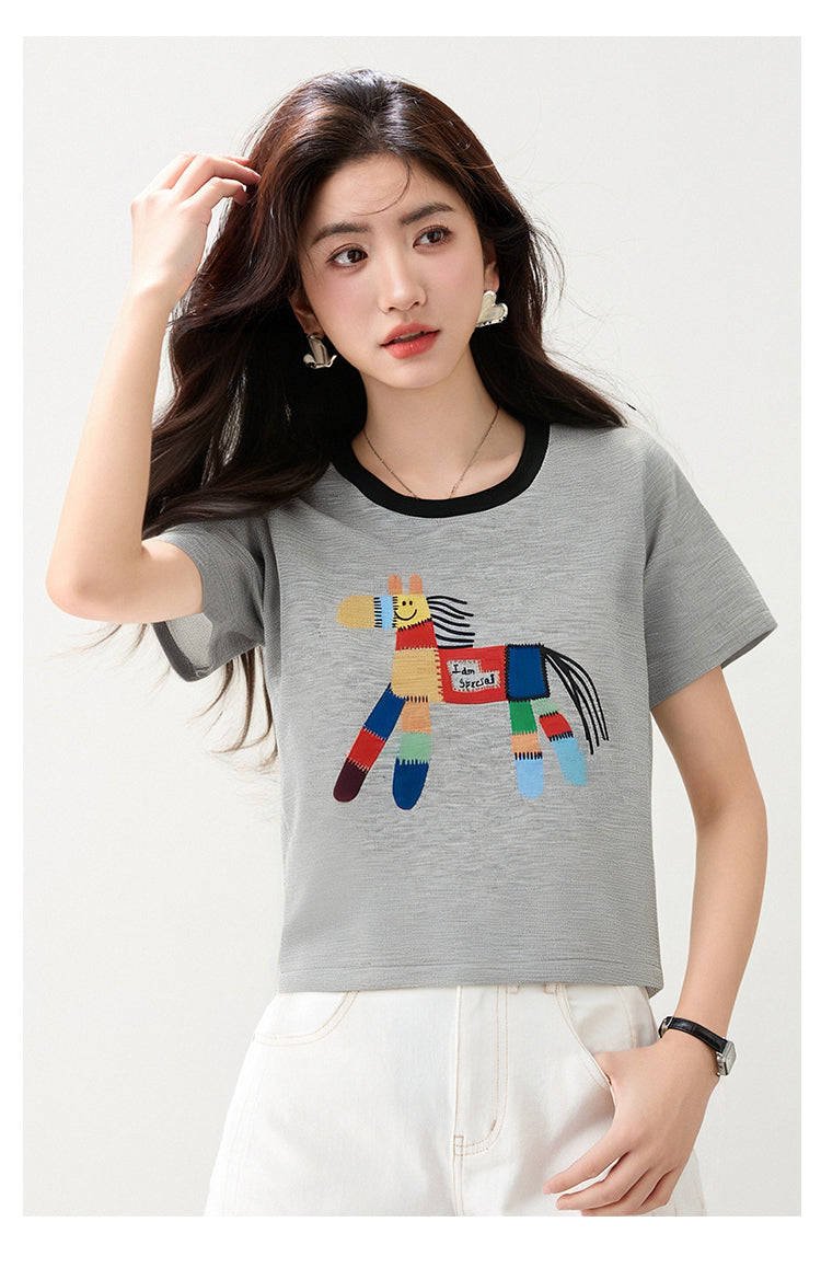 CGE4414-17B 卡通刺繡短袖針織衫夏季休閒圓領寬鬆上衣(2色)