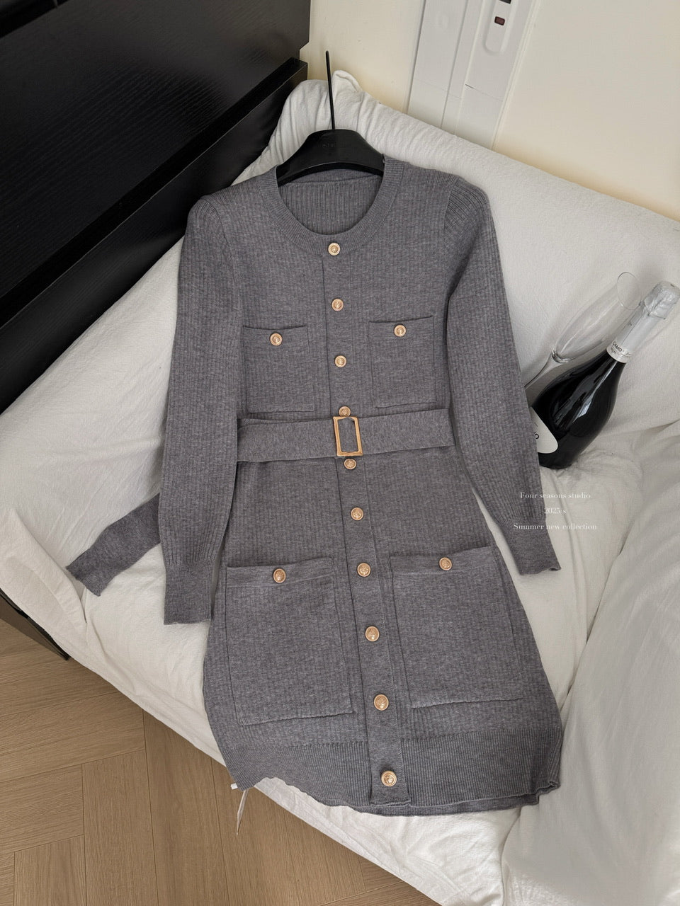 📺︎︎ CGB9493-71B 金扣腰帶長袖圓領針織裙百搭修身毛衣連衣裙(2色)