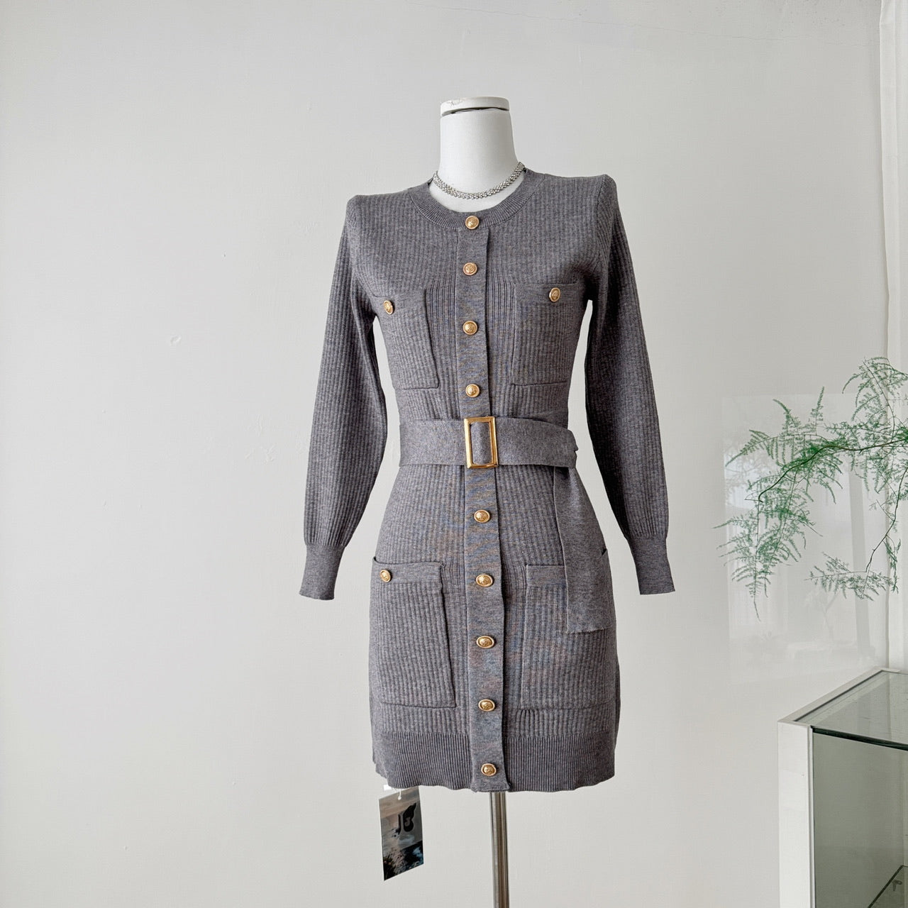 📺︎︎ CGB9493-71B 金扣腰帶長袖圓領針織裙百搭修身毛衣連衣裙(2色)