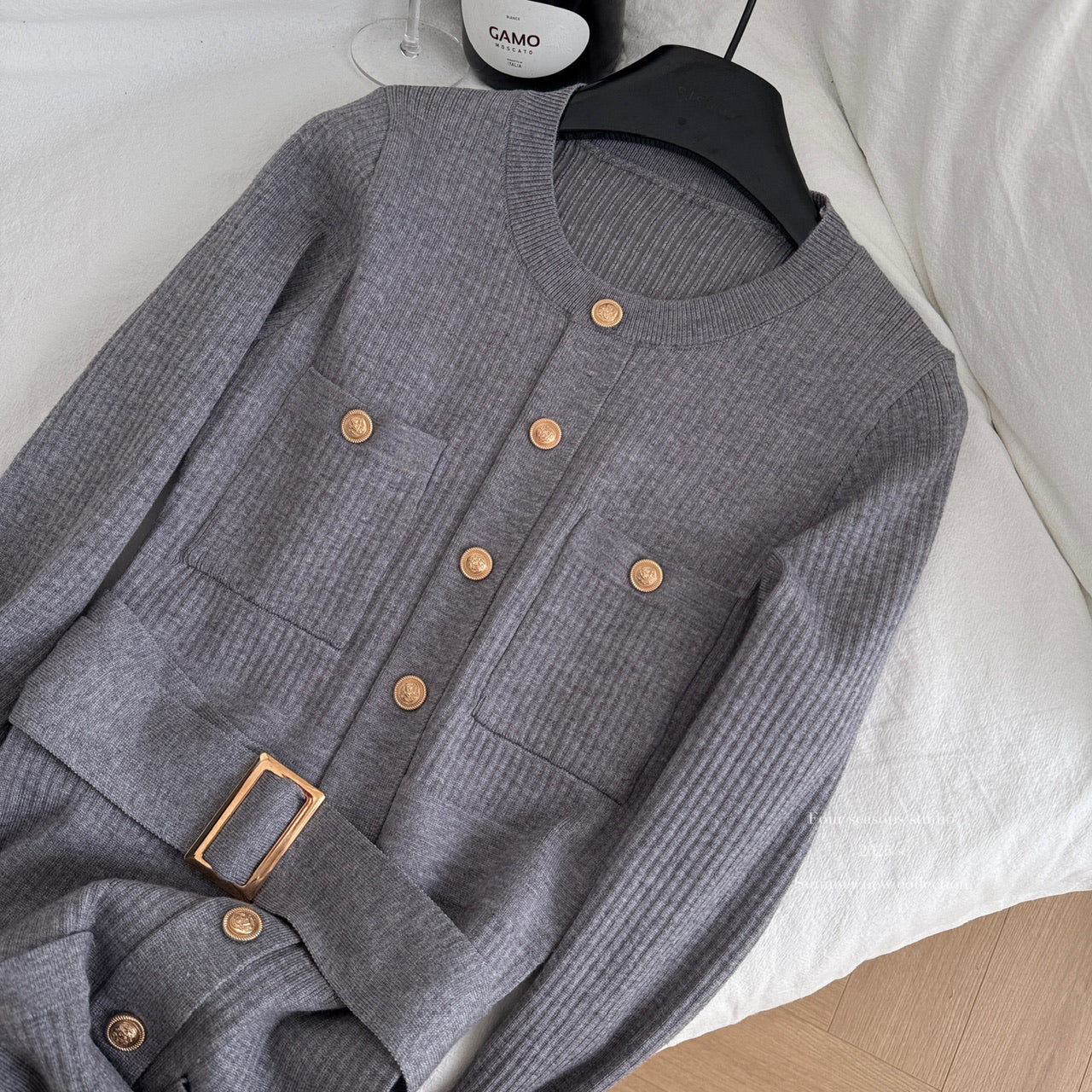 📺︎︎ CGB9493-71B 金扣腰帶長袖圓領針織裙百搭修身毛衣連衣裙(2色)