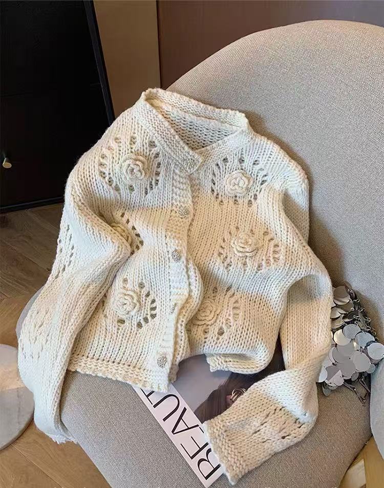 📺︎︎ CGD62805-136B  立體鉤花鏤空軟糯針織毛衣開衫