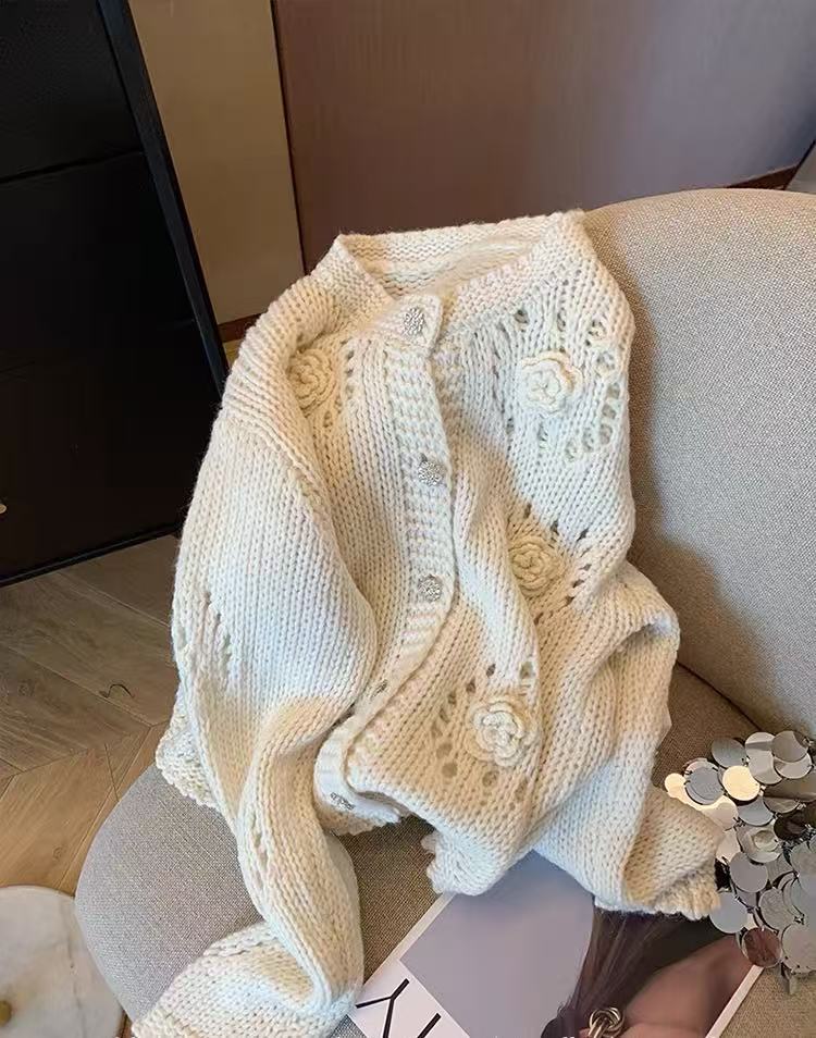 📺︎︎ CGD62805-136B  立體鉤花鏤空軟糯針織毛衣開衫
