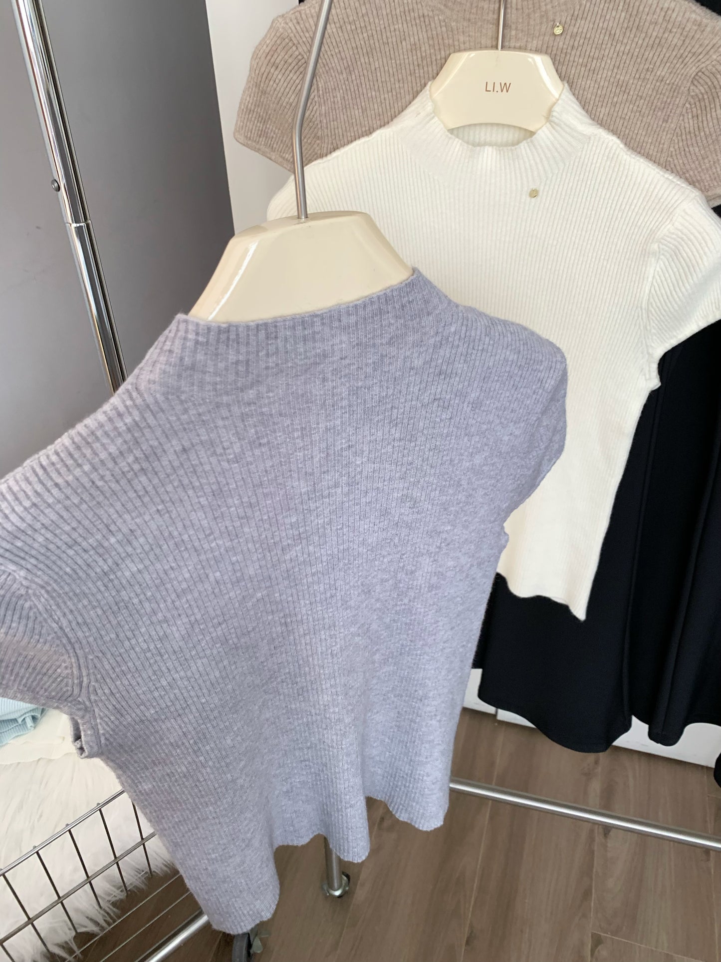 📺︎︎ CGE5914-1-80B 短款修身上衣夏季氣質短袖T恤(7色)