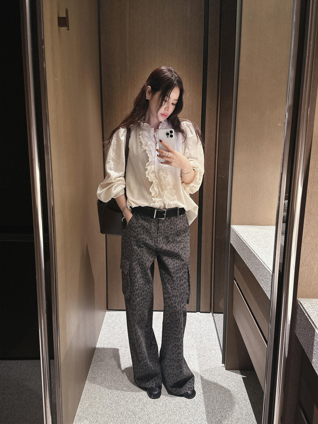 CGD6133-58B 重工刺繡蕾絲花邊寬鬆長袖襯衫(2色)