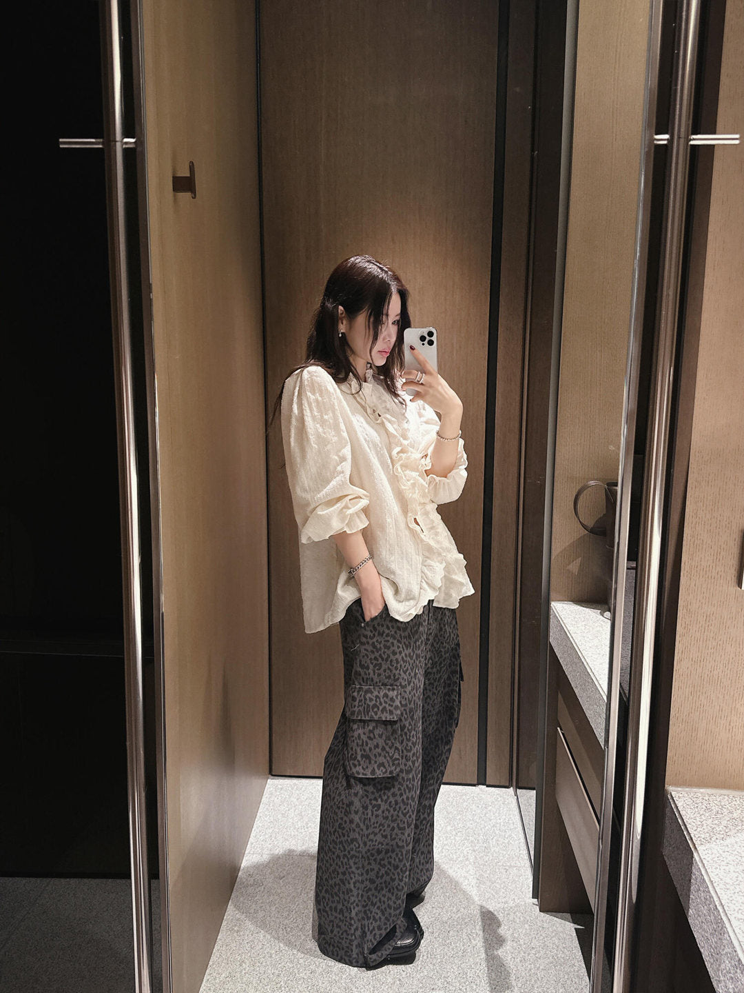 CGD6133-58B 重工刺繡蕾絲花邊寬鬆長袖襯衫(2色)