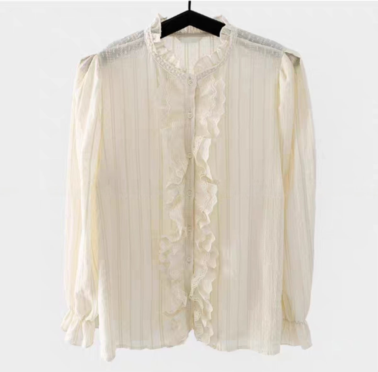 CGD6133-58B 重工刺繡蕾絲花邊寬鬆長袖襯衫(2色)