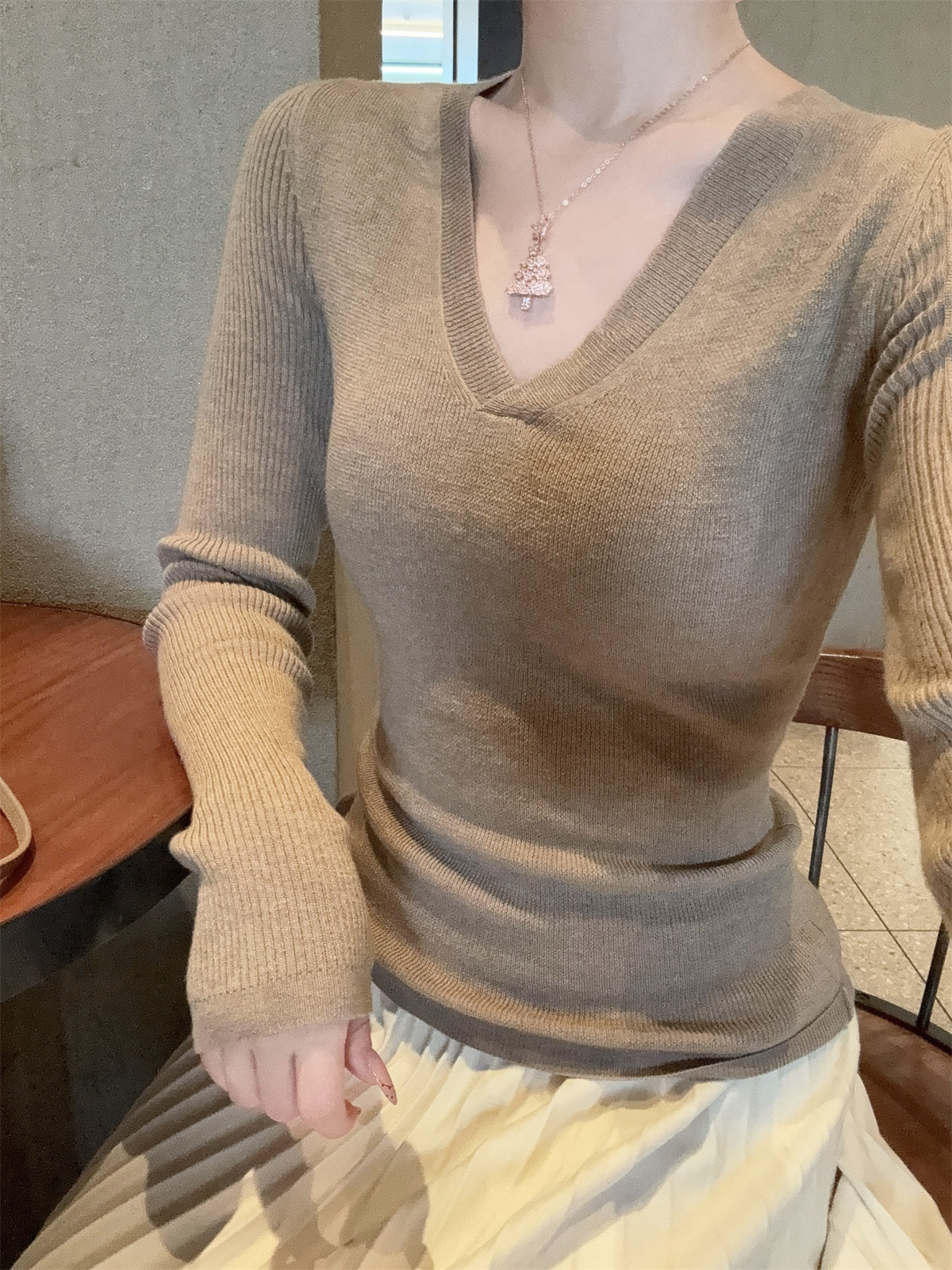 CGD28199-56B 春季V領百搭軟糯長袖針織衫(3色)